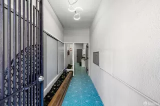 Photo #5: 423916948 Listing