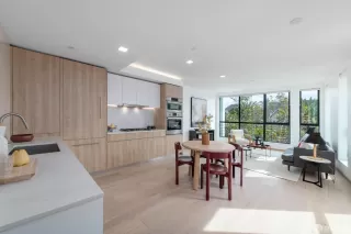 Photo #5: 423917103 Listing