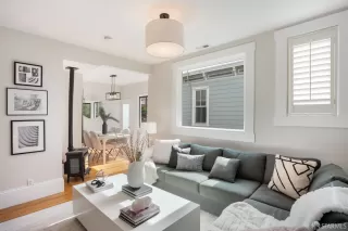 Photo #2: 423917395 Listing