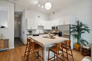 Photo #3: 423917690 Listing 