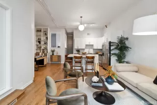 Photo #4: 423917690 Listing 