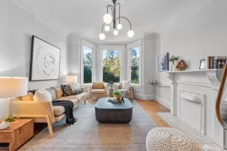 Photo #5: 423917765 Listing