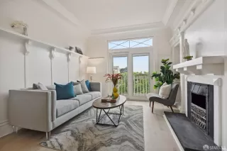 Photo #2: 423917808 Listing