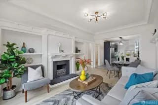 Photo #5: 423917808 Listing