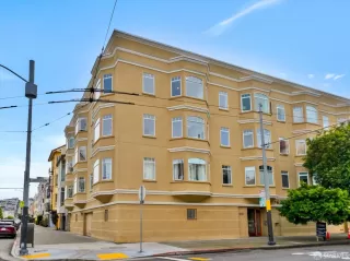 Photo #3: 423917847 Listing