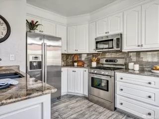 Photo #6: 423917847 Listing