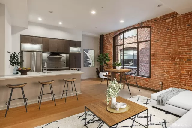 MLS: 423918026 Condo For Sale