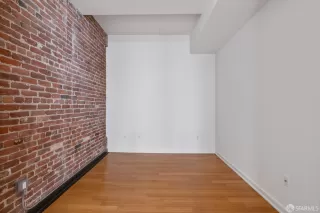 Photo #6: 423918026 Listing