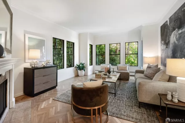 MLS: 423918100 Condo For Sale