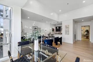 Photo #6: 423918131 Listing