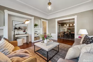 Photo #4: 423918501 Listing