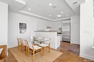 Photo #6: 423918546 Listing
