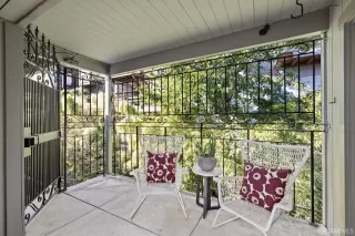 Photo #2: 423918674 Listing 