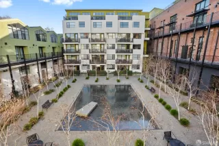 Photo #5: 423918772 Listing 