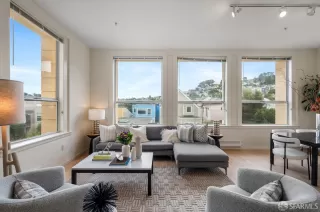 Photo #3: 423918924 Listing