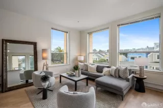 Photo #4: 423918924 Listing