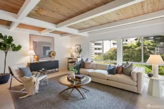 Photo #1: 423918942 Listing