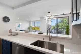 Photo #6: 423919769 Listing 