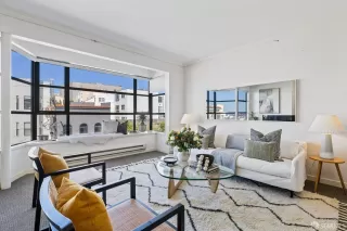 Photo #5: 423919887 Listing