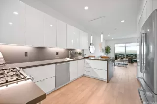 Photo #4: 423920058 Listing 