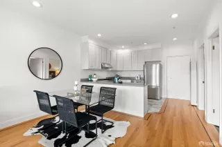 Photo #4: 423920360 Listing 