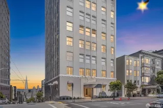 Photo #2: 423920395 Listing