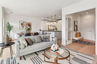 Photo #3: 423920793 Listing 