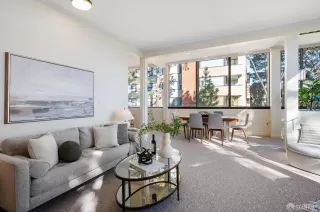Photo #6: 423920853 Listing 