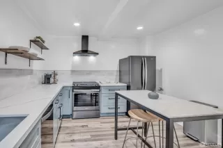 Photo #6: 423920904 Listing