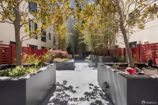 Photo #4: 423920938 Listing 