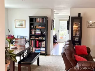 Photo #4: 423921289 Listing