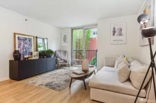 Photo #4: 423921596 Listing