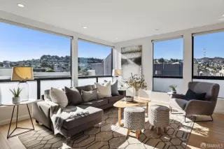 Photo #3: 423922006 Listing