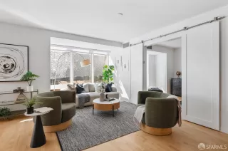 Photo #3: 423922163 Listing