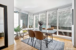 Photo #5: 423922163 Listing