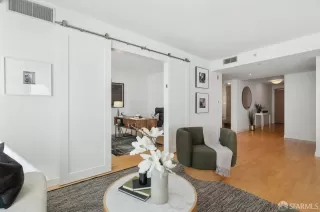 Photo #6: 423922163 Listing