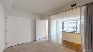 Photo #5: 423922517 Listing