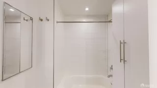 Photo #6: 423922517 Listing