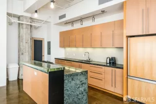 Photo #5: 423922725 Listing