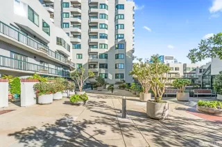 Photo #3: 423922837 Listing 