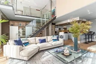 Photo #3: 423923324 Listing