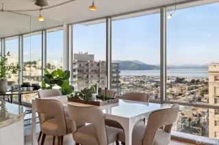 Photo #4: 423923519 Listing