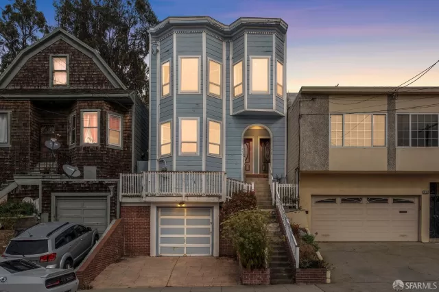 MLS: 423923582 Condo For Sale