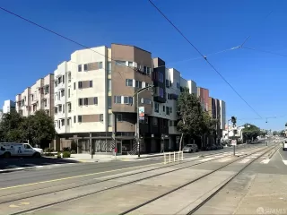 Photo #2: 423923638 Listing