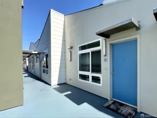 Photo #4: 423923638 Listing