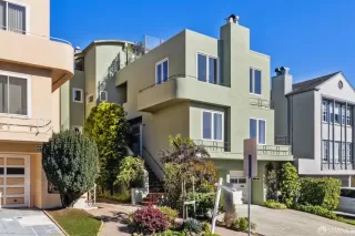 Photo #3: 423923656 Listing
