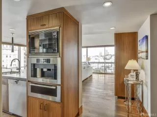 Photo #5: 423923971 Listing 