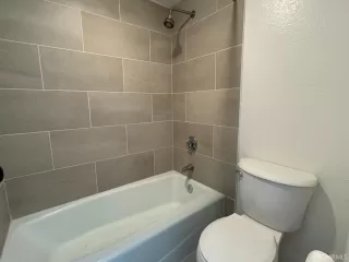 Photo #3: 423924046 Listing