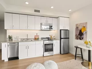 Photo #3: 423924188 Listing