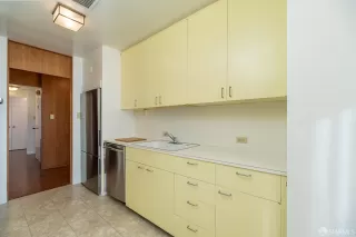 Photo #6: 423924614 Listing 